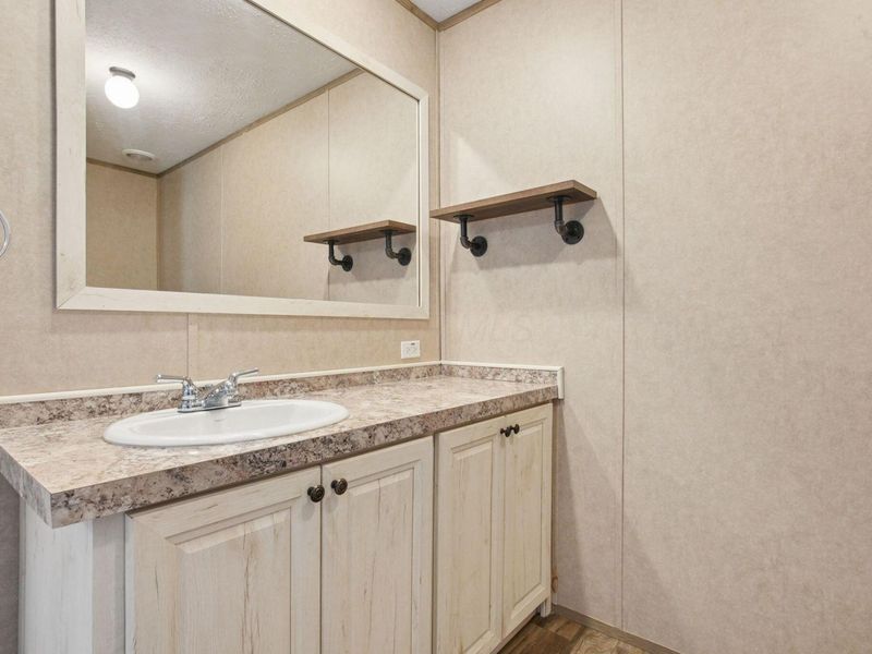 102 Woodfield Place , Ashville, OH 43103 Photo 18