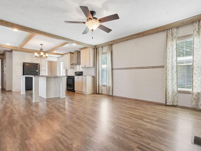 102 Woodfield Place , Ashville, OH 43103 Photo 8