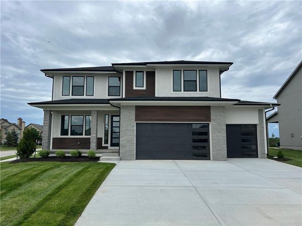 1720 SW Arbor Park Drive, Lee's Summit, MO 64082