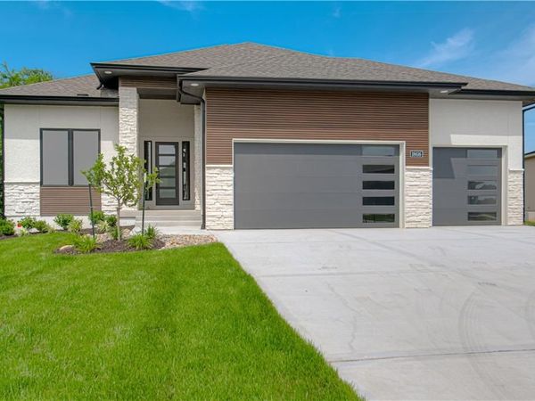 17056 W 172nd Terrace, Olathe, KS 66062