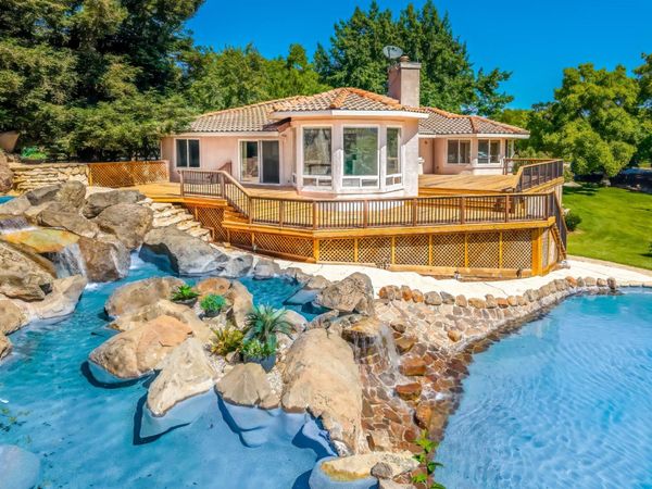 8918 Oak View Dr, Oakdale, CA 95361