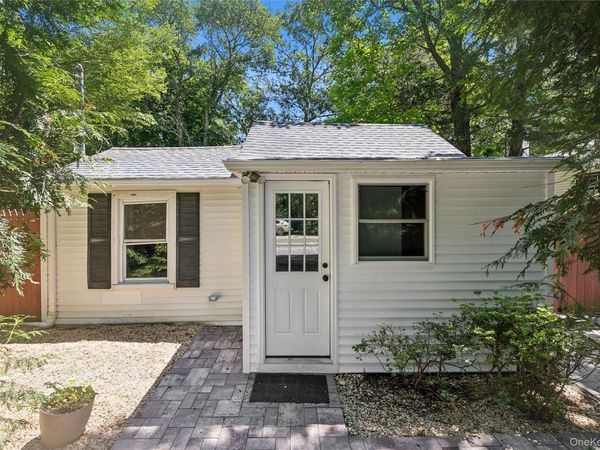 26 Flanders Boulevard, Flanders, NY 11901