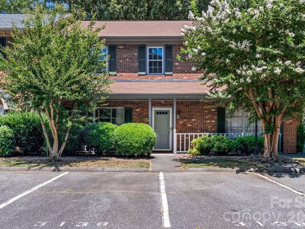3138 Burke Mill Court , Winston Salem, NC 27103
