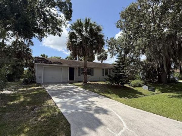 2325 SW Pamona Street, Port St. Lucie, FL 34953