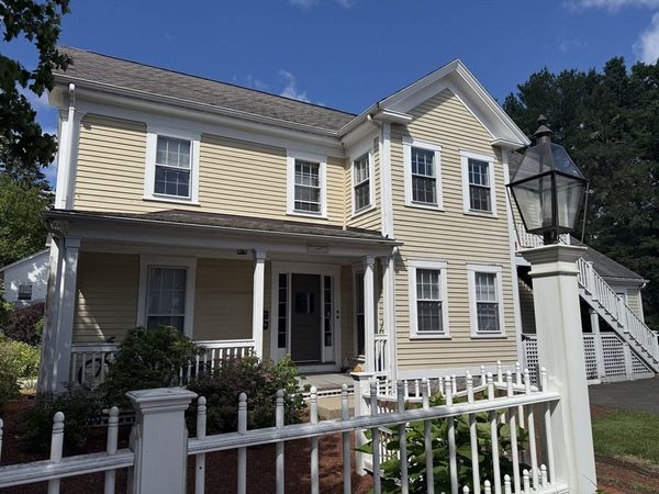 580 Main St, Unit 2, Lynnfield, MA 01940