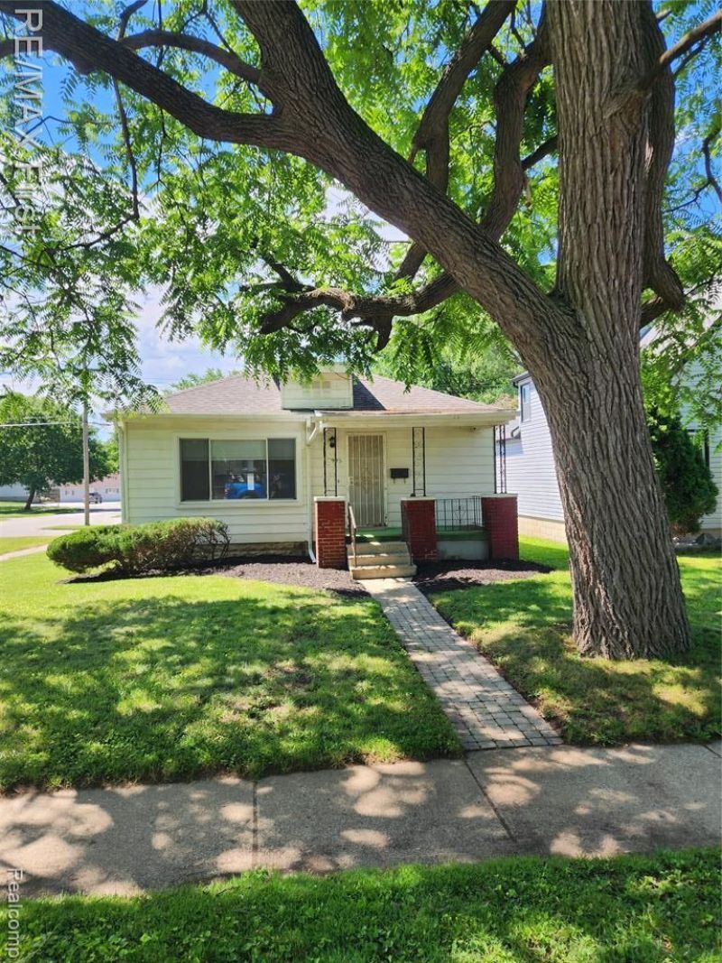 995 Lakeview Street, Waterford Township, MI 48328 Main Photo