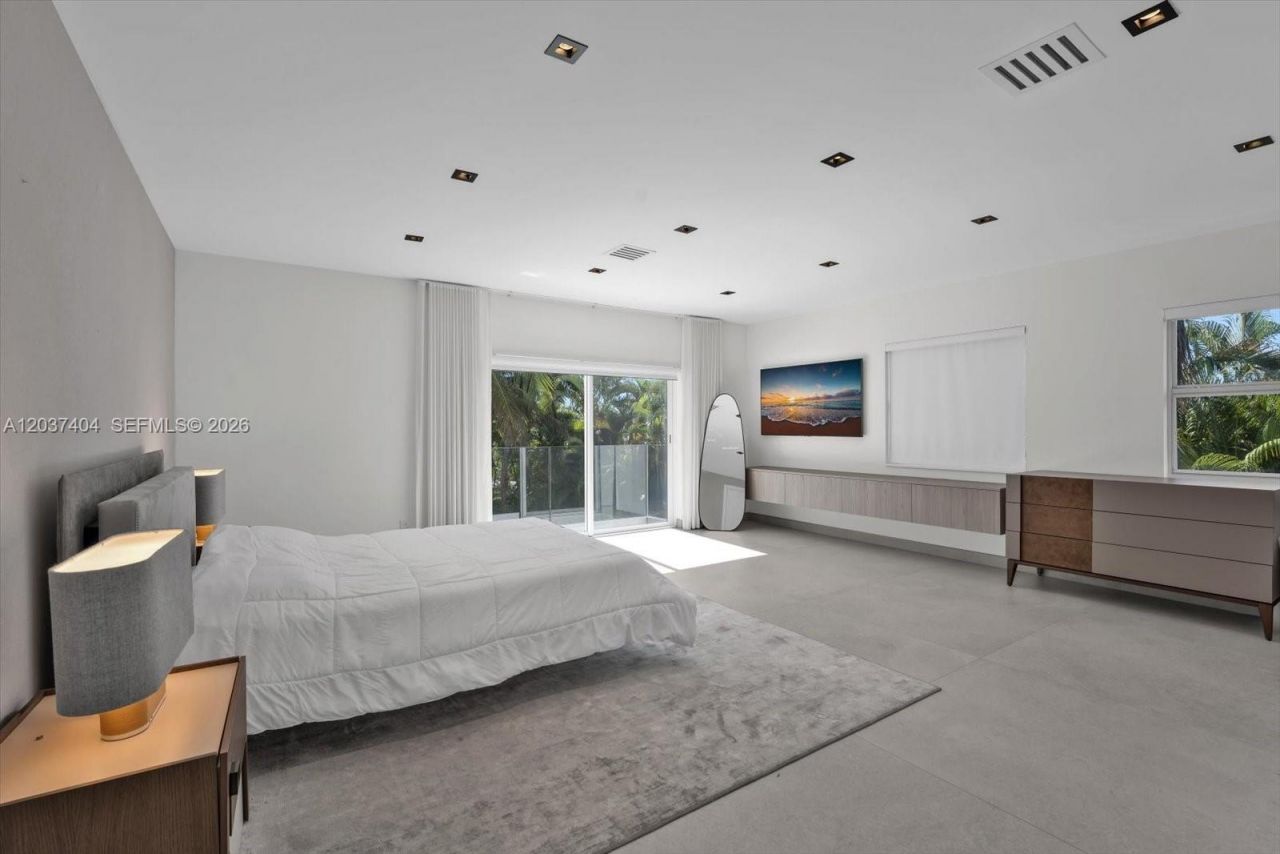 431 Layne Blvd , Hallandale Beach, FL 33009 Photo