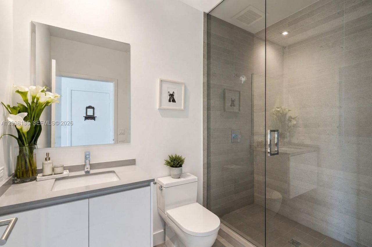 88 SW 7th St , Unit 4203, Miami, FL 33130 Photo