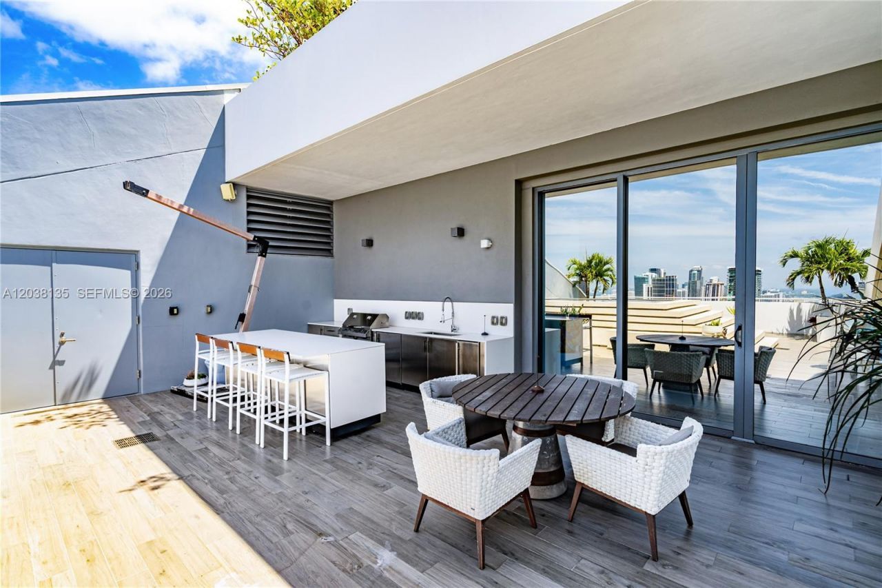 88 SW 7th St , Unit 4203, Miami, FL 33130 Photo