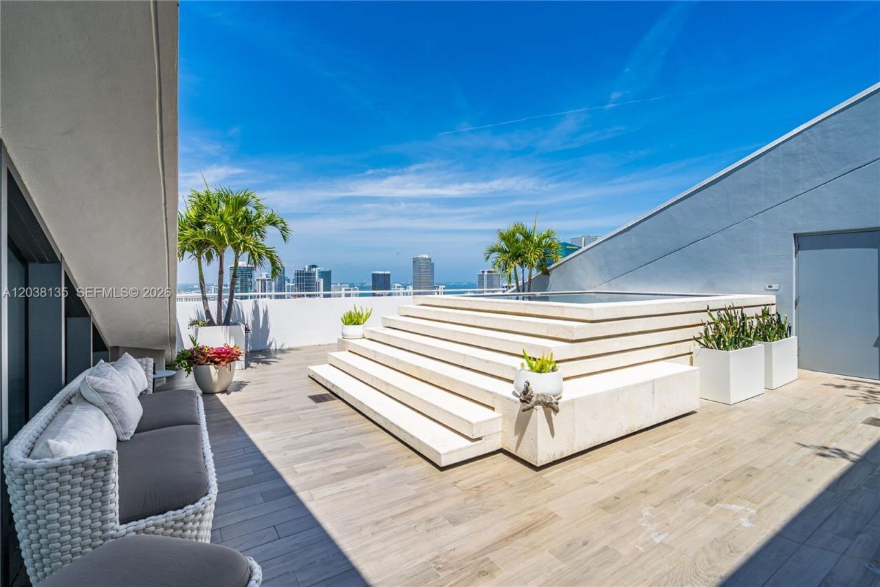 88 SW 7th St , Unit 4203, Miami, FL 33130 Photo