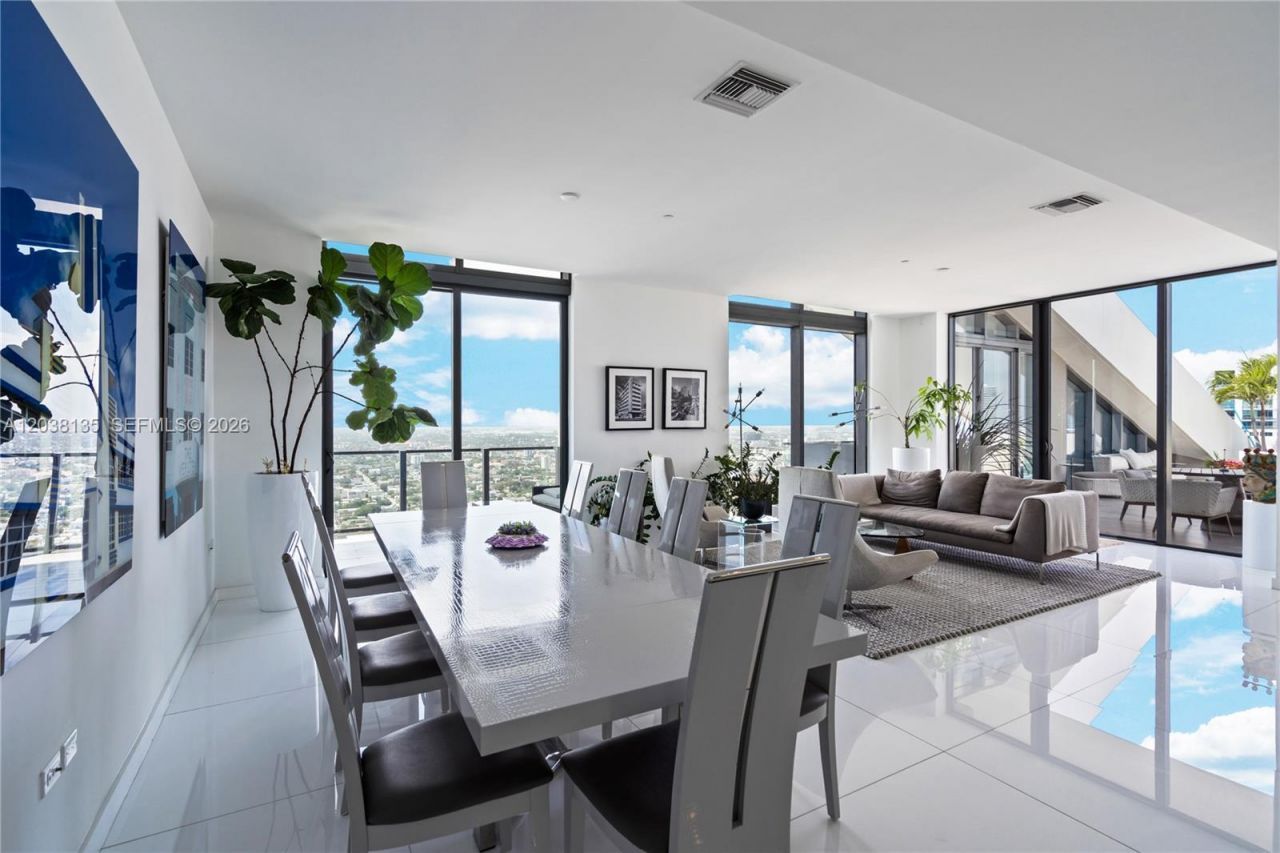 88 SW 7th St , Unit 4203, Miami, FL 33130 Photo