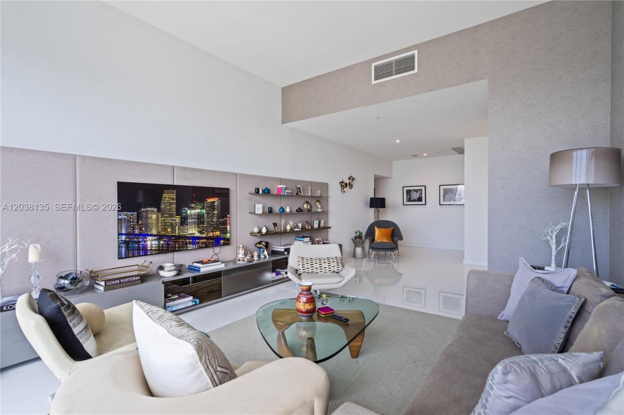 88 SW 7th St , Unit 4203, Miami, FL 33130 Photo