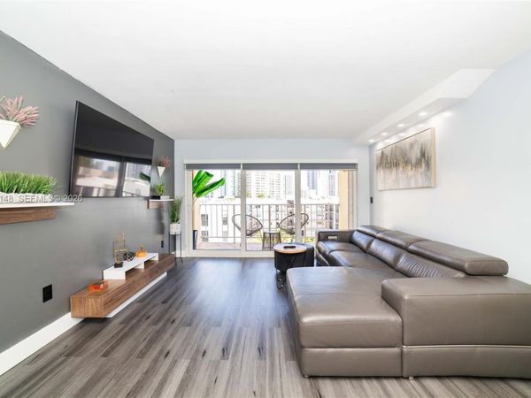 200 178th Dr, Unit 7, Sunny Isles Beach, FL 33160