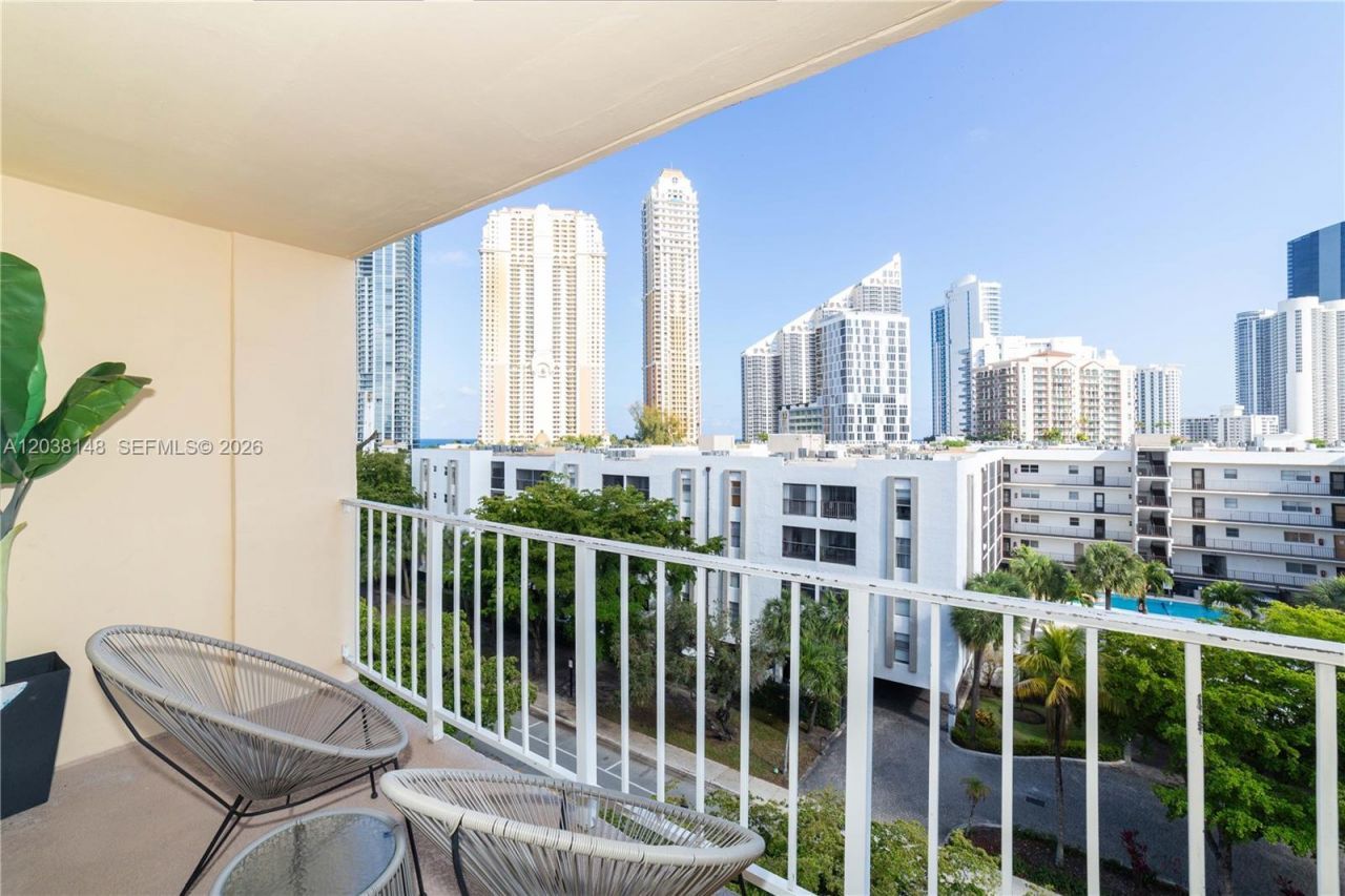 200 178th Dr, Unit 7, Sunny Isles Beach, FL 33160 Photo