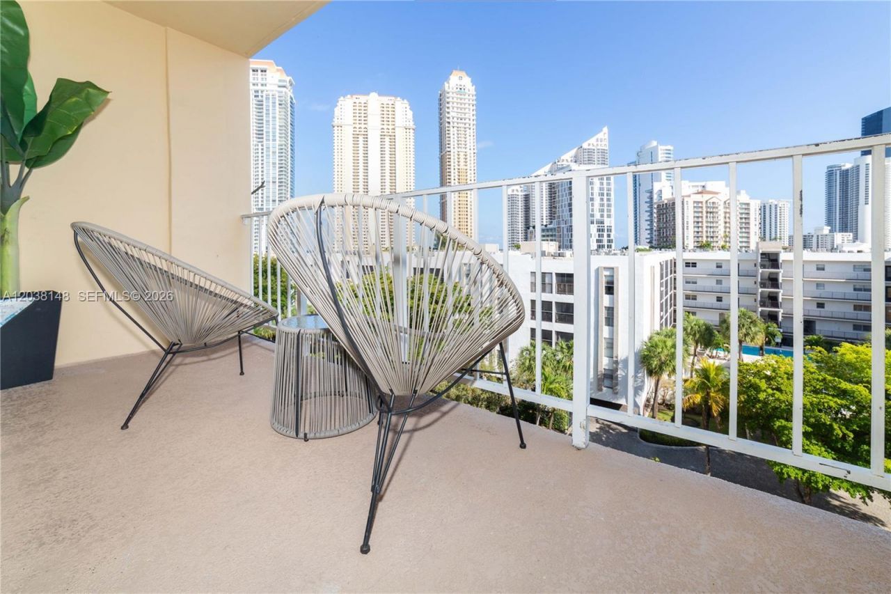 200 178th Dr, Unit 7, Sunny Isles Beach, FL 33160 Photo