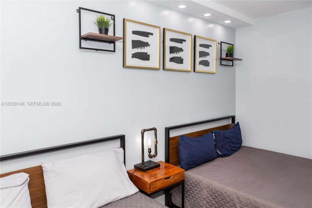 200 178th Dr, Unit 7, Sunny Isles Beach, FL 33160 Photo