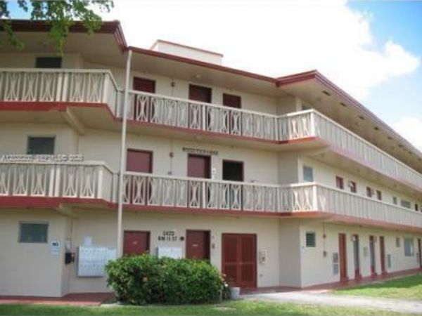 5420 NW 11th St , Unit 205, Plantation, FL 33313