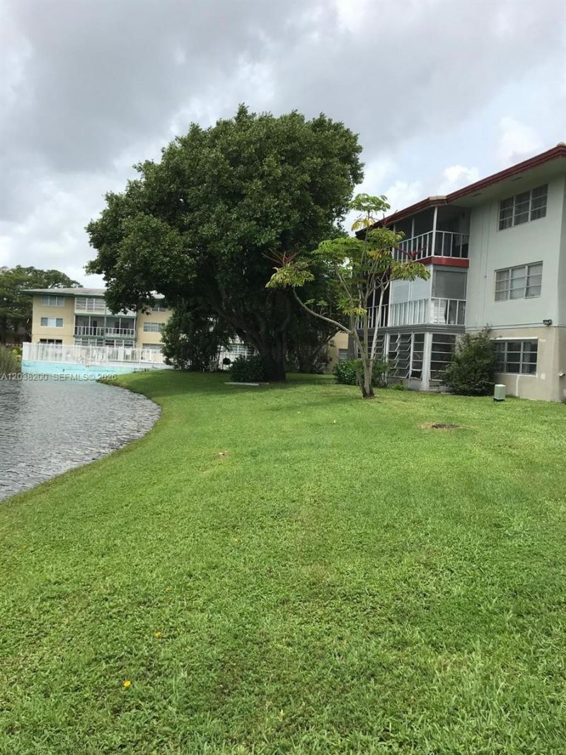5420 NW 11th St, Unit 205, Plantation, FL 33313 Photo