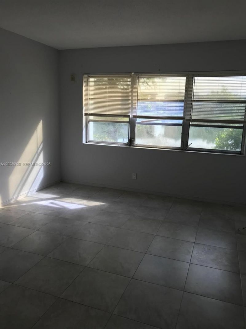 5420 NW 11th St, Unit 205, Plantation, FL 33313 Photo