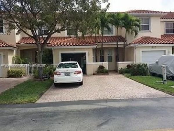 4527 NW 97th Ct, Doral, FL 33178