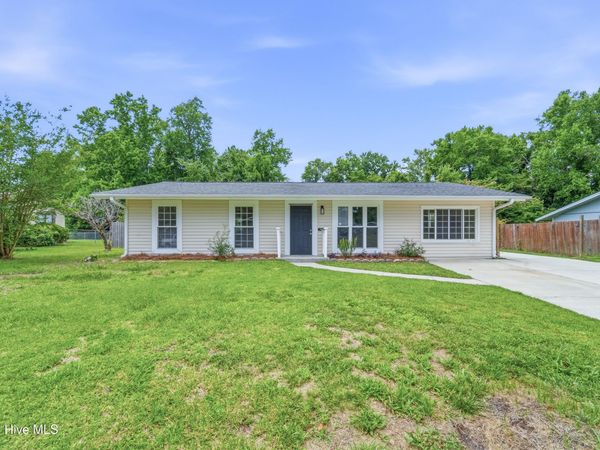 130 Tanglewood Drive , Jacksonville, NC 28540