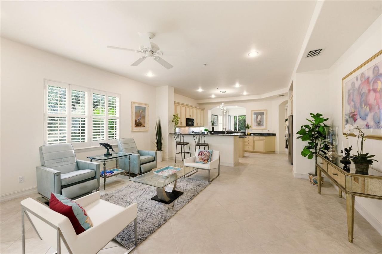 2843 Tiburon Boulevard E, Unit 7-102, Naples, FL 34109 Photo