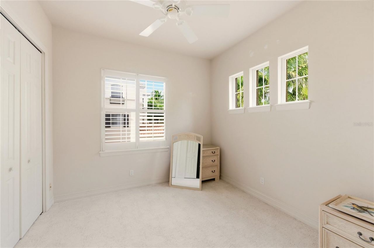 2843 Tiburon Boulevard E, Unit 7-102, Naples, FL 34109 Photo