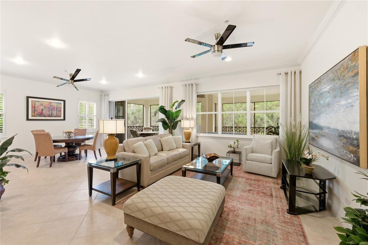 2843 Tiburon Boulevard E, Unit 7-102, Naples, FL 34109 Photo