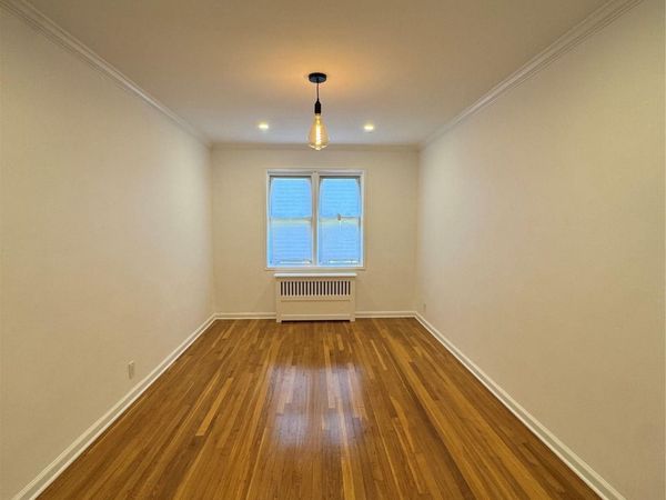 137 Smith , Unit A4, Freeport, NY 11520