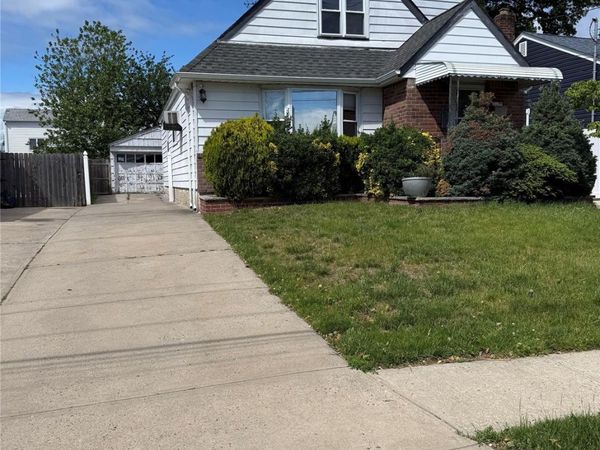 215 Brown Street , Valley Stream, NY 11580
