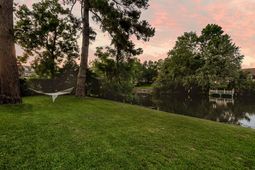 2857 Doncaster Drive photo 4