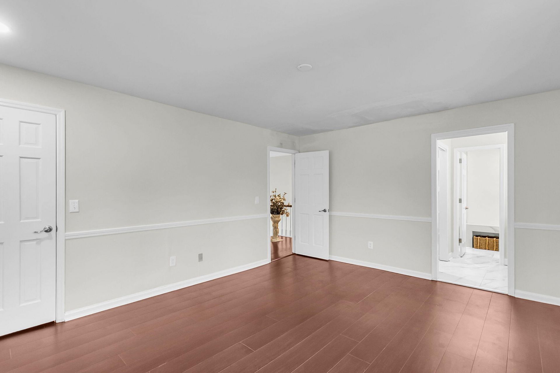 2857 Doncaster Drive Photo 23