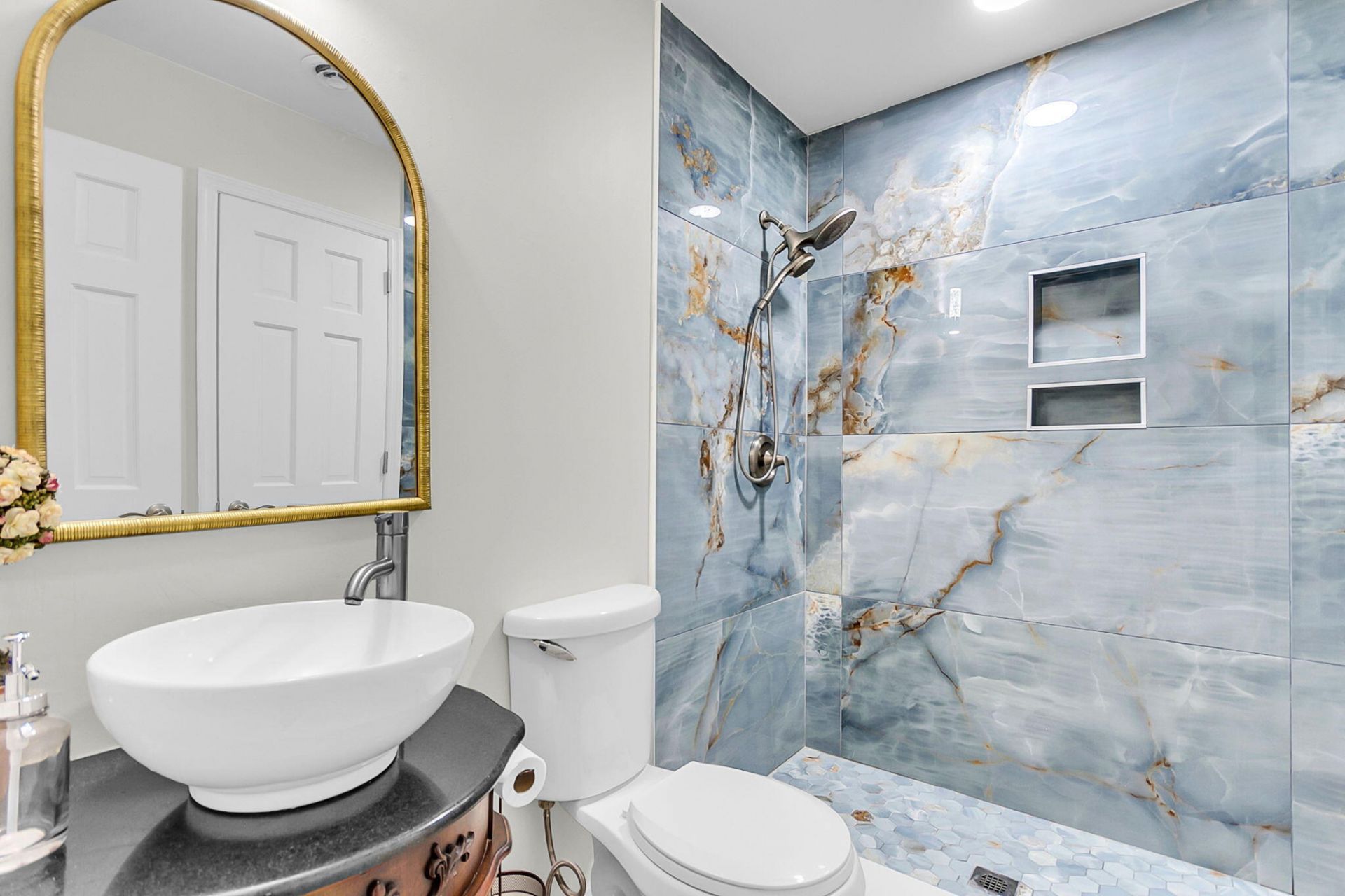 2857 Doncaster Drive Photo 32