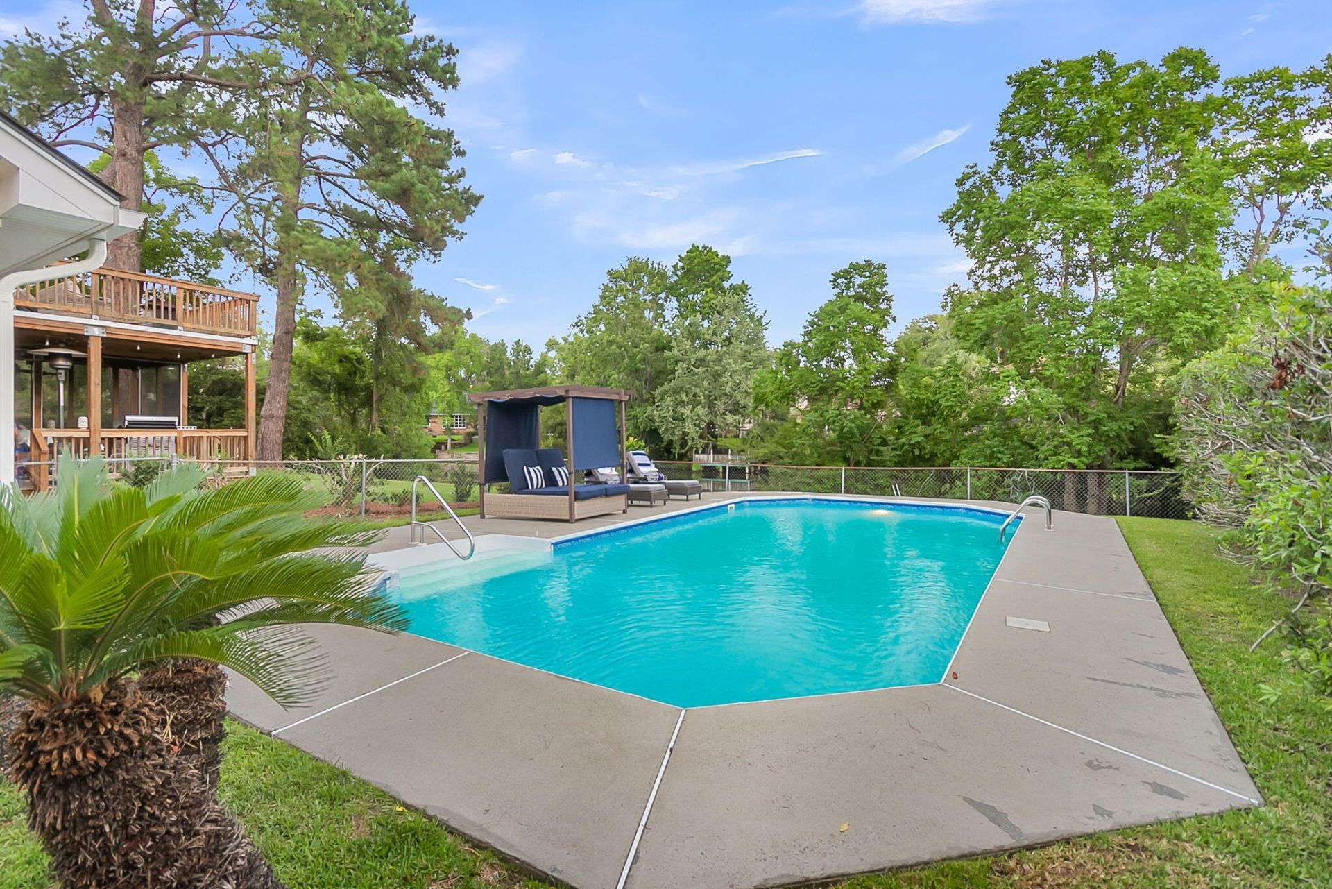2857 Doncaster Drive Photo 6