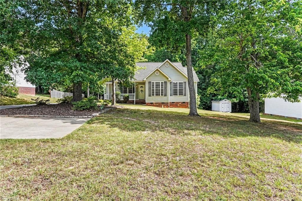 709 Old Castle Drive, Randleman, NC 27317 Main Photo