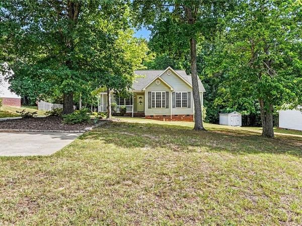 709 Old Castle Drive, Randleman, NC 27317