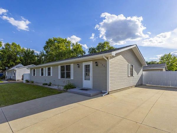 722 Capitol Road , Valparaiso, IN 46385