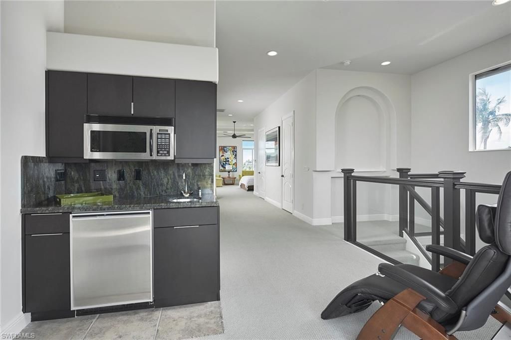 319 Lagoon Ave, Naples, FL 34108 Photo