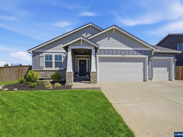 925 Paul St, Mt Angel, OR 97362