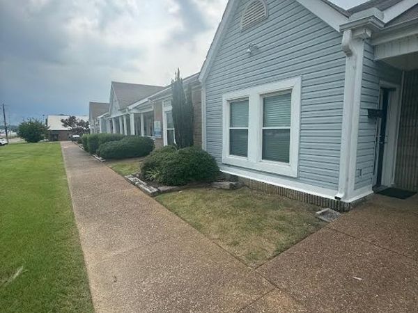 382 Carriage House Dr , Jackson, TN 38305