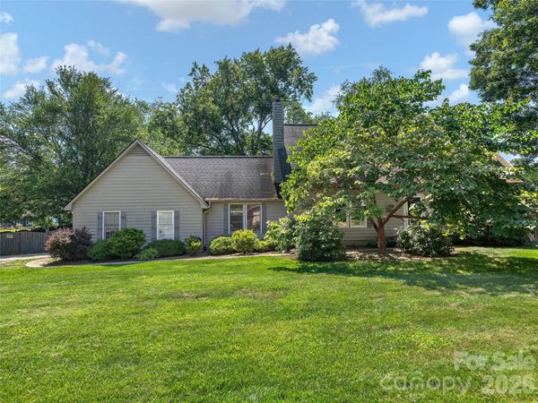 3 Carolewood Drive , Horse Shoe, NC 28742