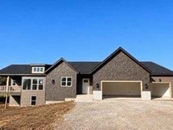 531 Gentlebrook Boulevard SW, Hartville, OH 44632