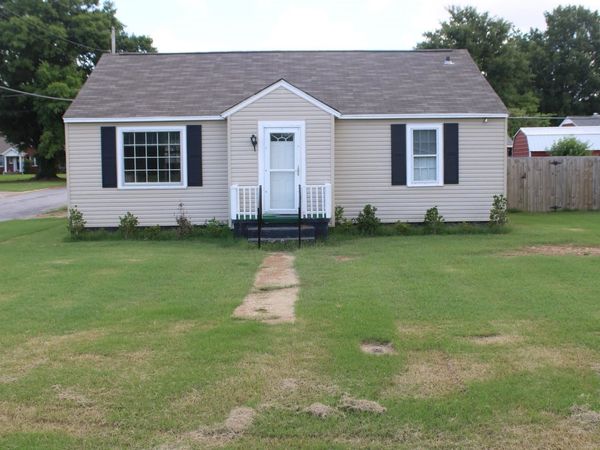 1201 3rd St, Tuscumbia, AL 35674