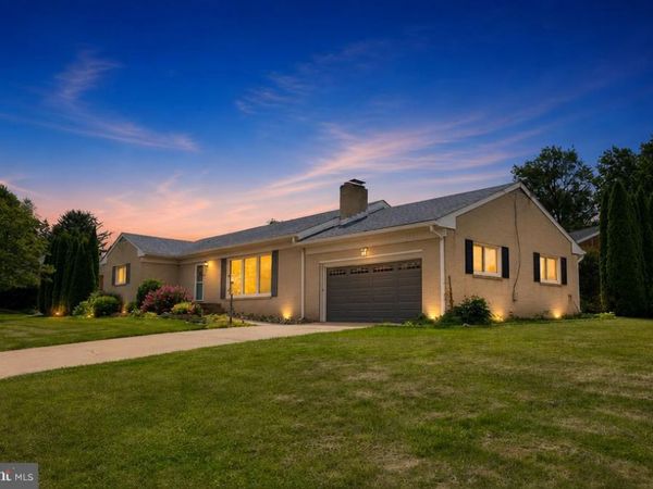 100 N LYNBROOK DRIVE N, YORK, PA 17402