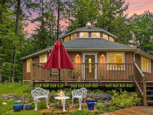 719 N Straits Highway, Indian River, MI 49749