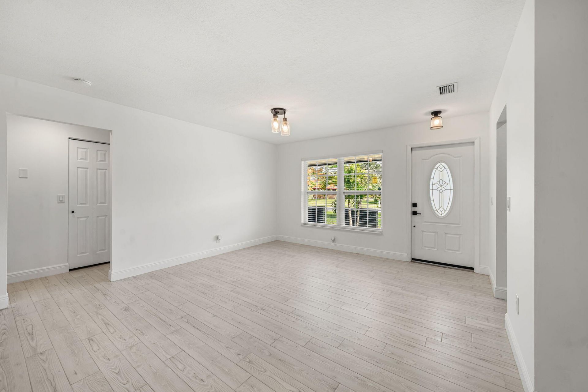 908 Hibiscus Drive, Royal Palm Beach, FL 33411 Photo