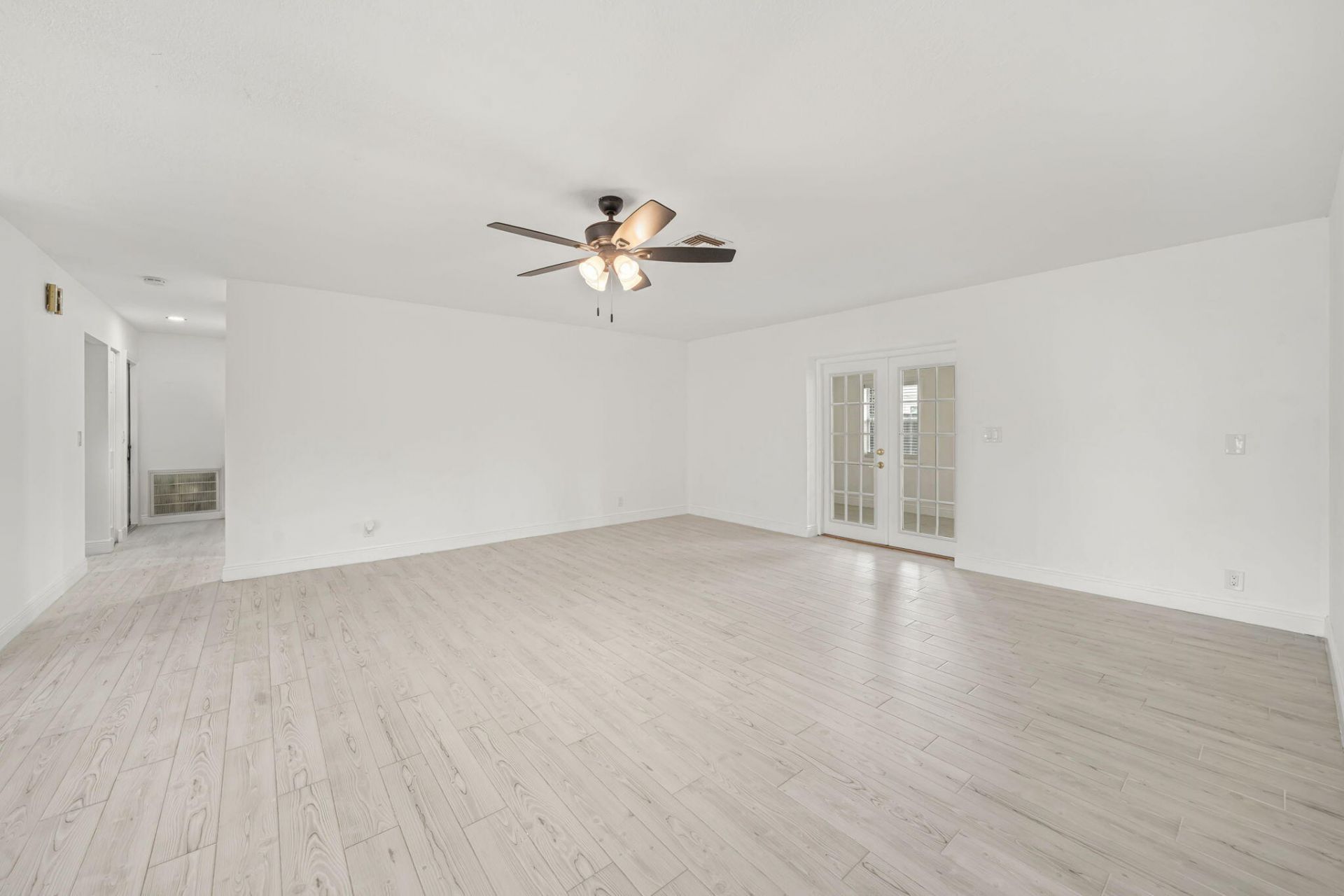 908 Hibiscus Drive, Royal Palm Beach, FL 33411 Photo