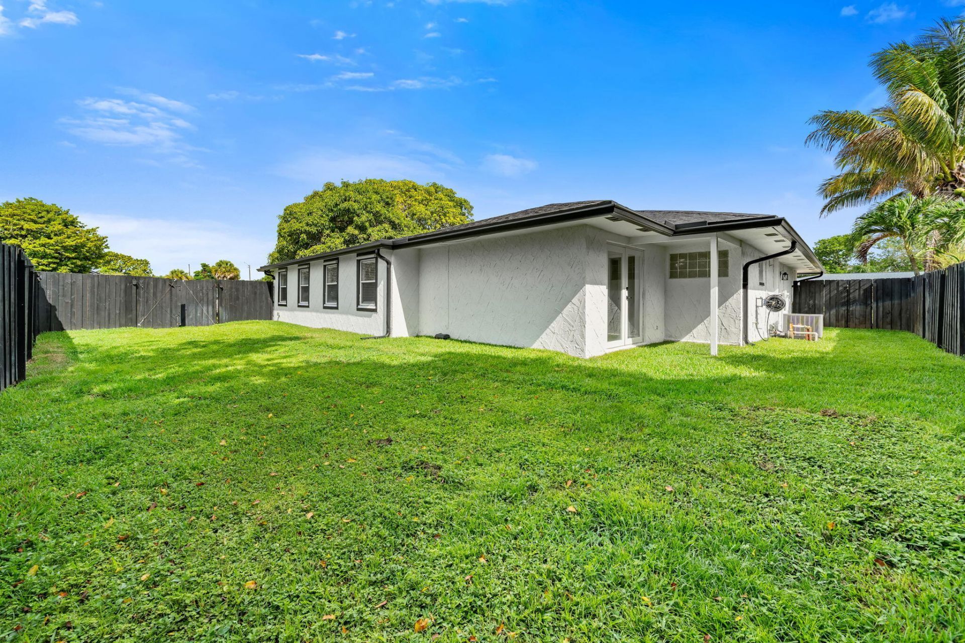 908 Hibiscus Drive, Royal Palm Beach, FL 33411 Photo