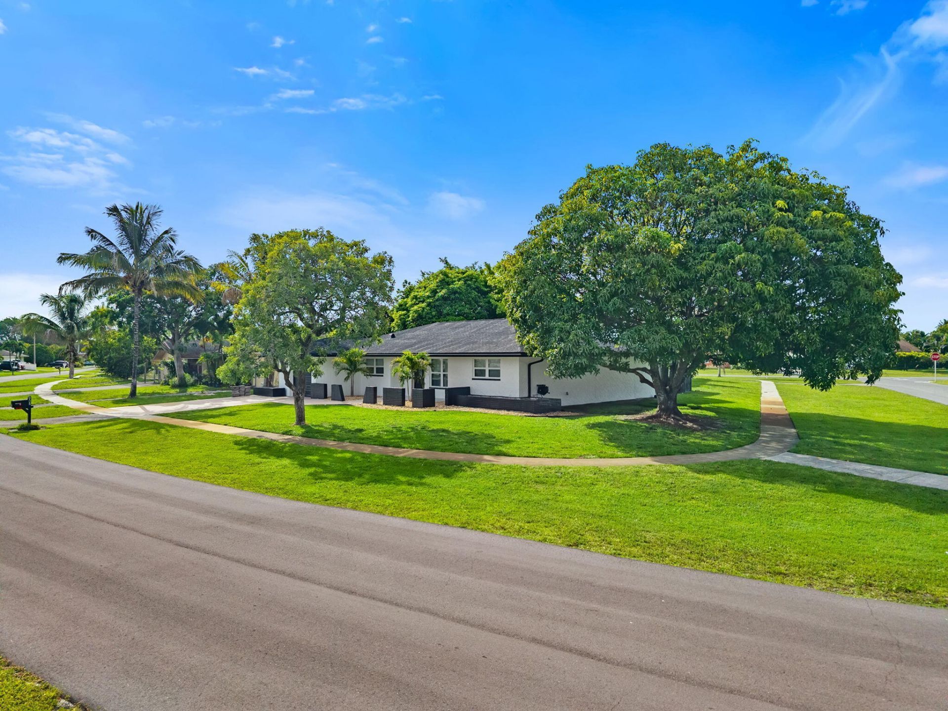 908 Hibiscus Drive, Royal Palm Beach, FL 33411 Photo