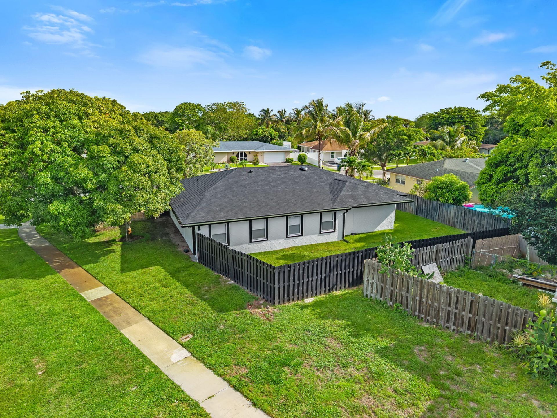 908 Hibiscus Drive, Royal Palm Beach, FL 33411 Photo